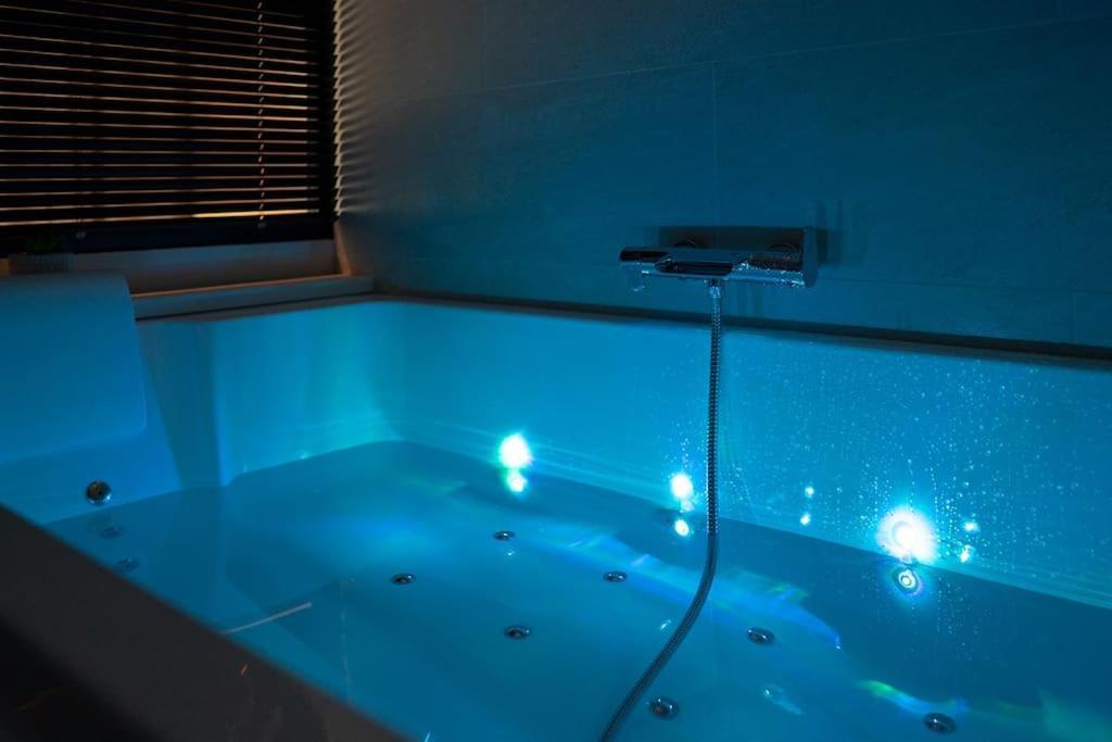 Suite De Luxe Jacuzzi Balneo,King Size Bed Collobrieres Ngoại thất bức ảnh